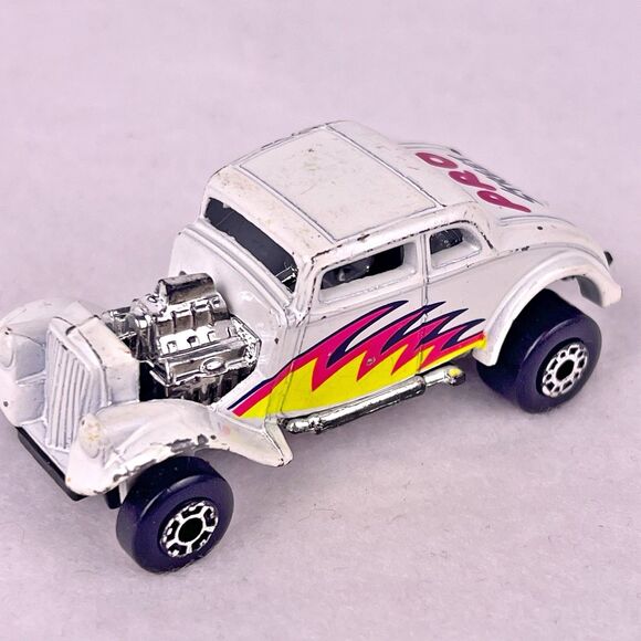 Vintage 1982 Matchbox White 33 WILLYS STREET ROD Pro Street Rare Pink Flame Old - Picture 3 of 11